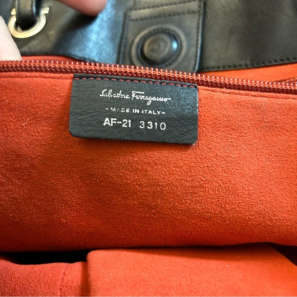 SALVATORE FERRAGAMO black leather tote, made in Italy - Picture 11 of 15